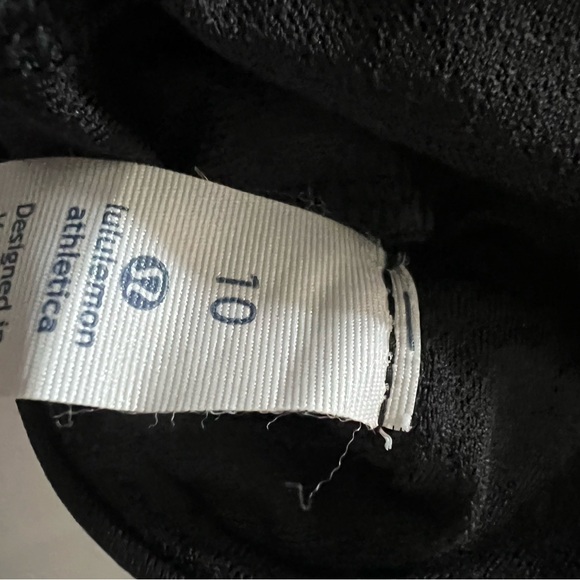 Lululemon sports bra - Picture 3 of 3